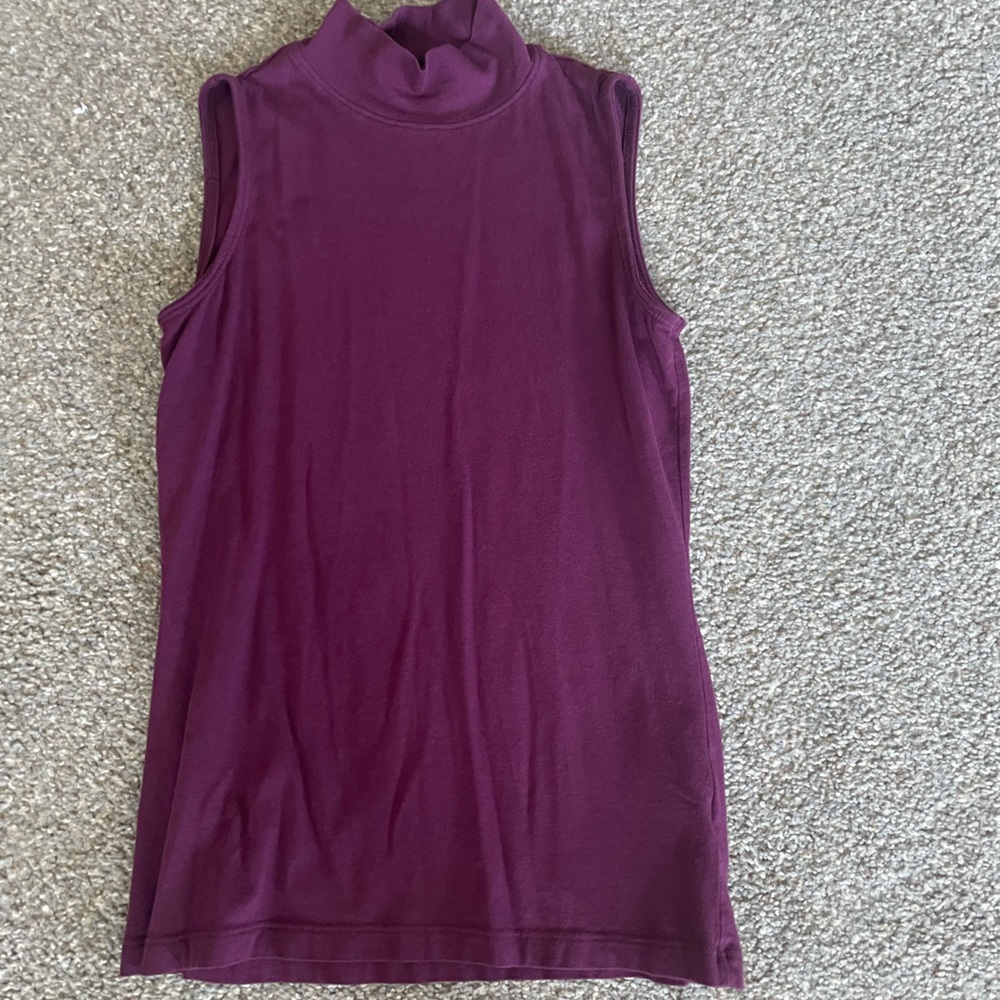 Tahari purple sleeveless turtleneck XS/TP
